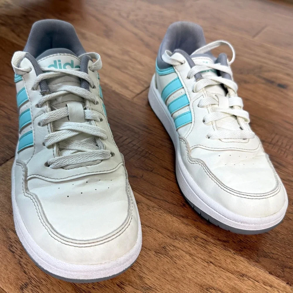 Adidas Hoops 3.0 Kids Basketball Athletic Low Top Shoes Size 4 Teal & White